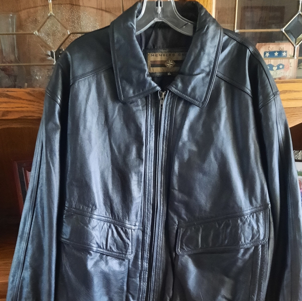High Quality Members Only Black Leather Jacket~Lined~Mens XL Like New